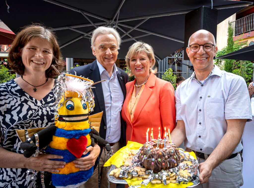 Andrea Ziegler, Jürgen Mack, Mauritia und Thomas Schneeberger bei der Präsentation von Joy © Europa-Park GmbH & Co Mack KG