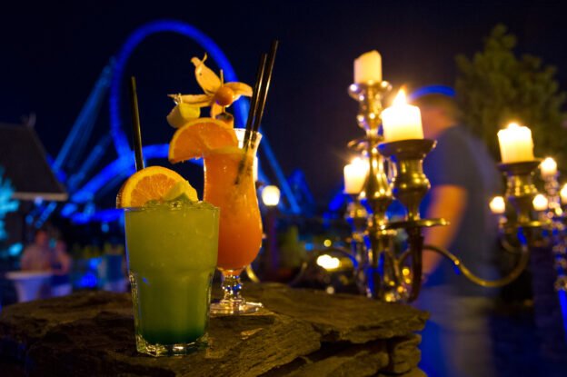 Bei der "After Park Lounge" warten leckere Cocktails und eine einzigartige Atmosphäre auf die Gäste © Europa-Park GmbH & Co Mack KG