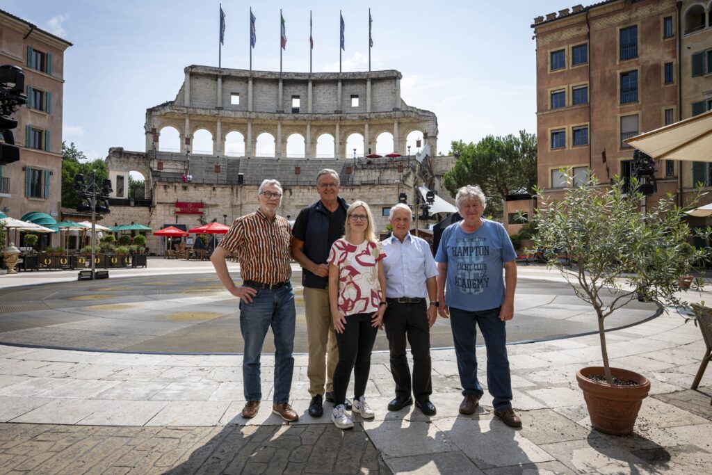 Roland Mack mit dem Verein Deutscher Drehorgelfreunde © Europa-Park GmbH & Co Mack KG