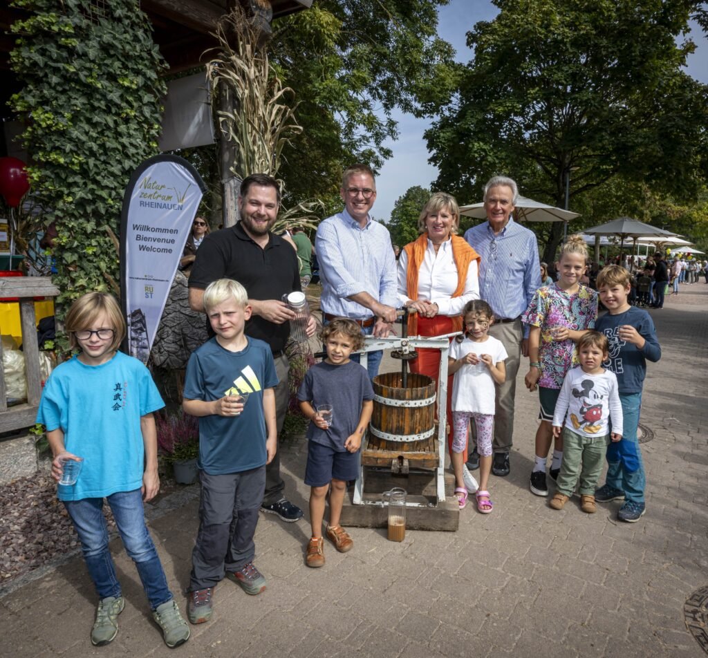 Ranger Alexander Schindler, Dr. Kai-Achim Klare, Mauritia Mack und Jürgen Mack © Europa-Park GmbH & Co Mack KG