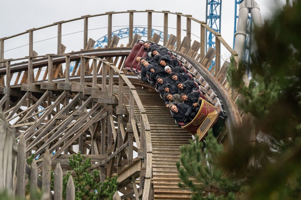 Die Deutsche Fußball-Nationalmannschaft in der Holzachterbahn "WODAN - Timburcoaster" © Europa-Park GmbH & Co Mack KG