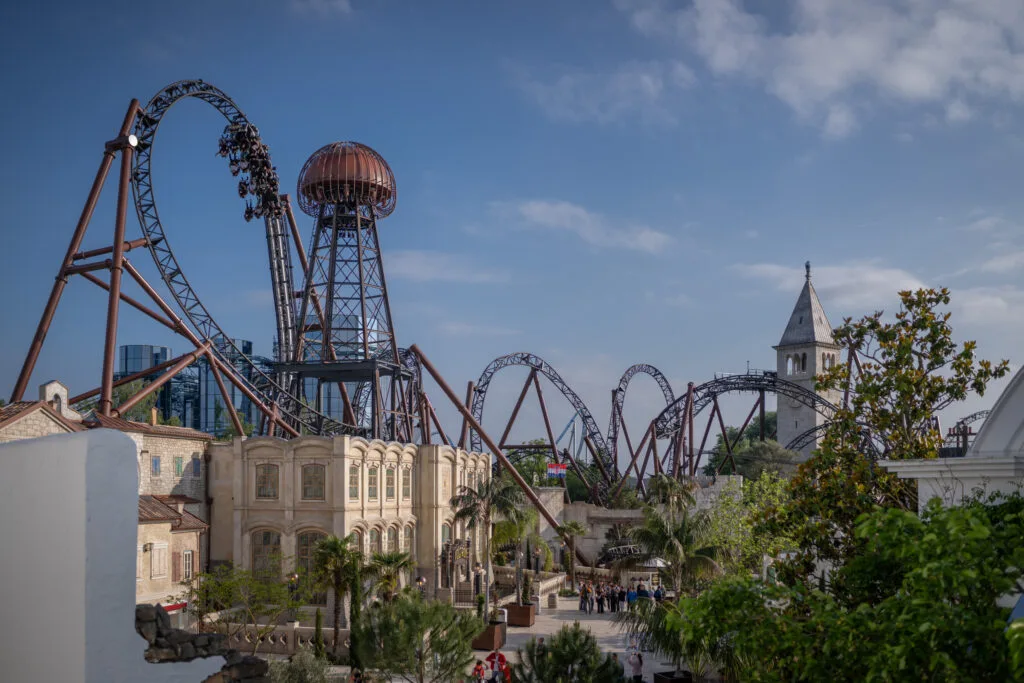 Der kroatische Themenbereich mit "Voltron Nevera powered by Rimac" © Europa-Park GmbH & Co Mack KG
