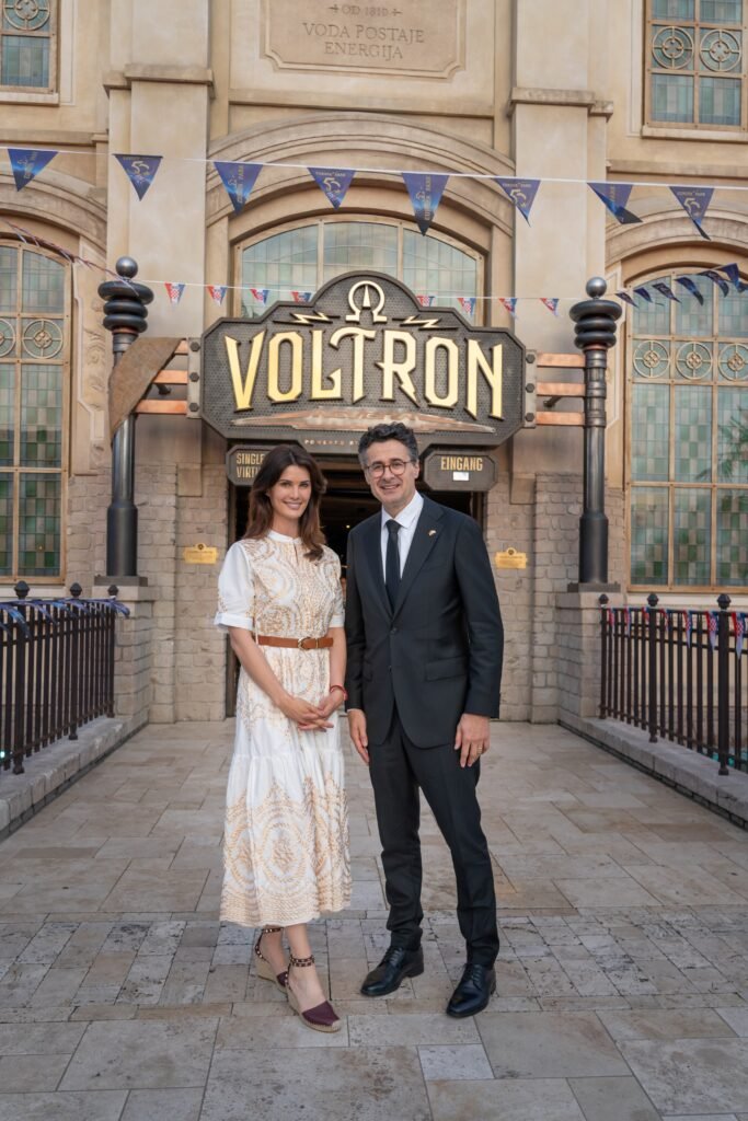 Miriam Mack, Honorarkonsulin der Republik Kroatien, mit Ivan Sablić, Generalkonsul der Republik Kroatien, im kroatischen Themenbereich © Europa-Park GmbH & Co Mack KG