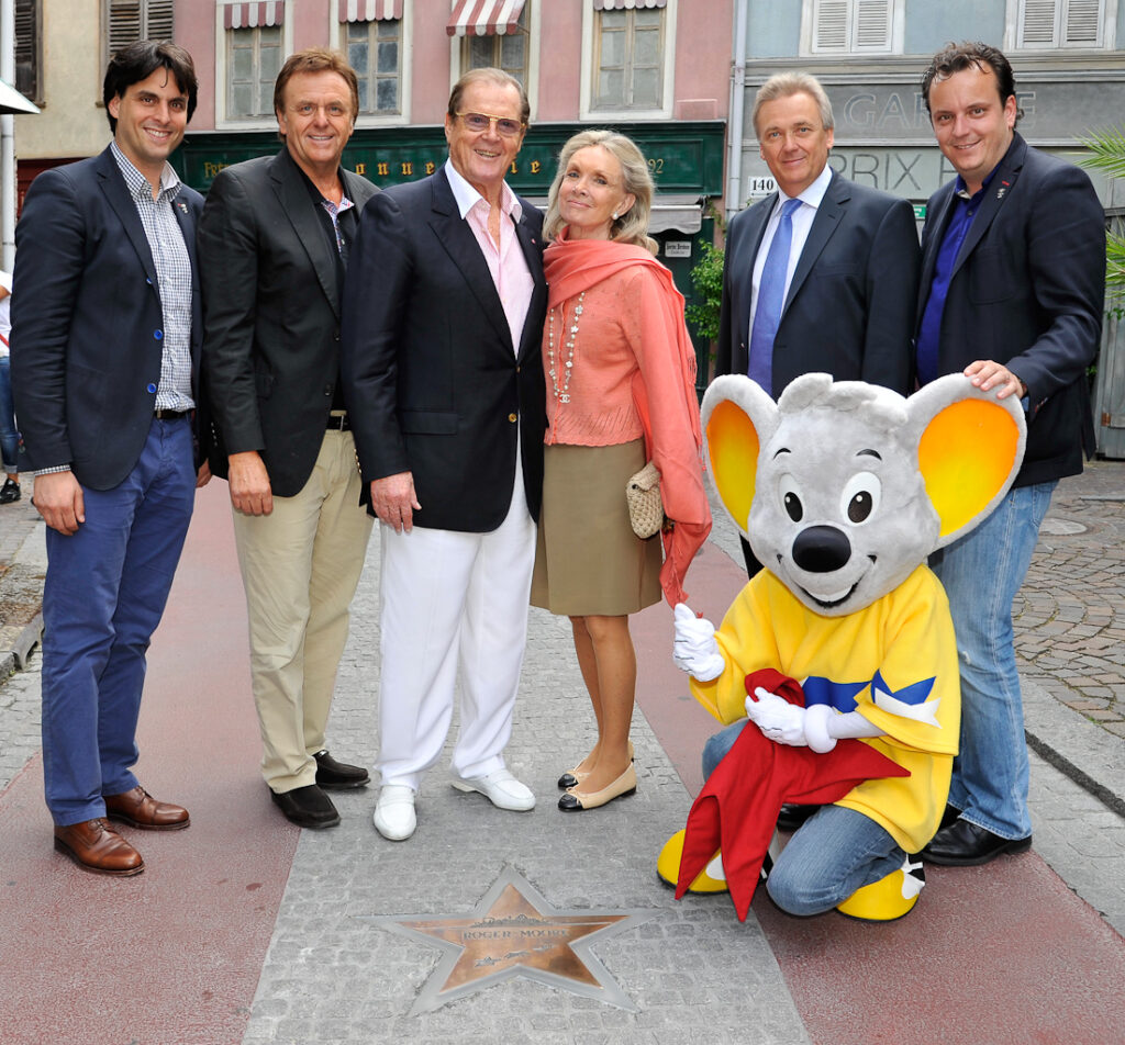 Roger Moore wurde im Europa-Park mit einem Stern auf dem Walk of Fame ausgezeichnet © Europa-Park GmbH & Co Mack KG