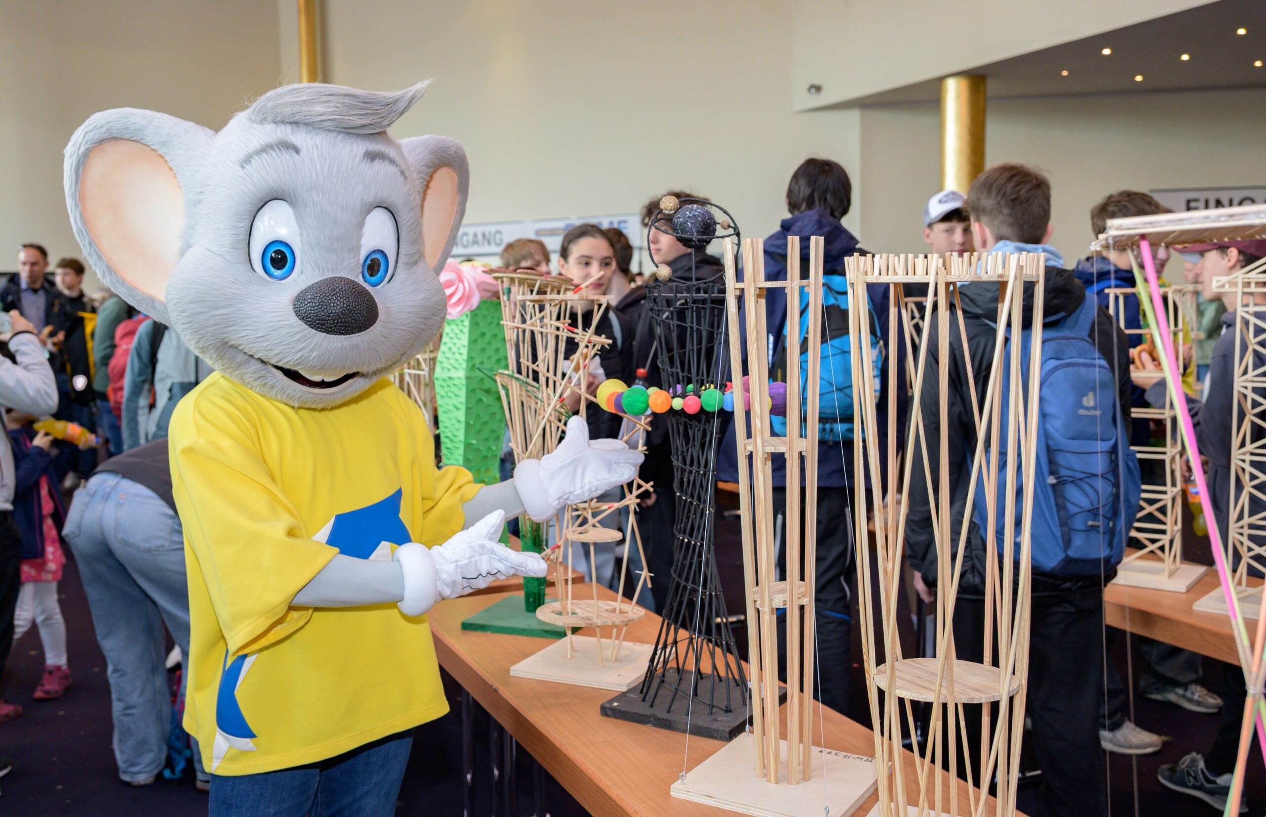 Preisverleihung im Europa-Park: Kreative Türme beeindrucken beim Junior.ING Wetbewerb