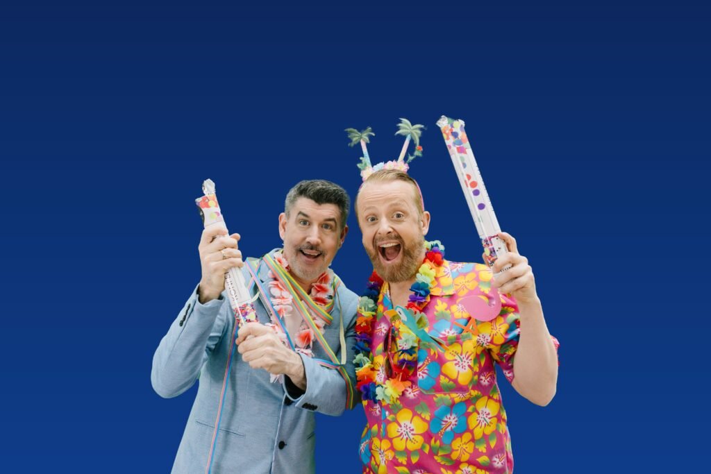 Paul Reeves und Ross Antony freuen sich auf "Crazy Summer" im Europa-Park © Europa-Park GmbH & Co Mack KG