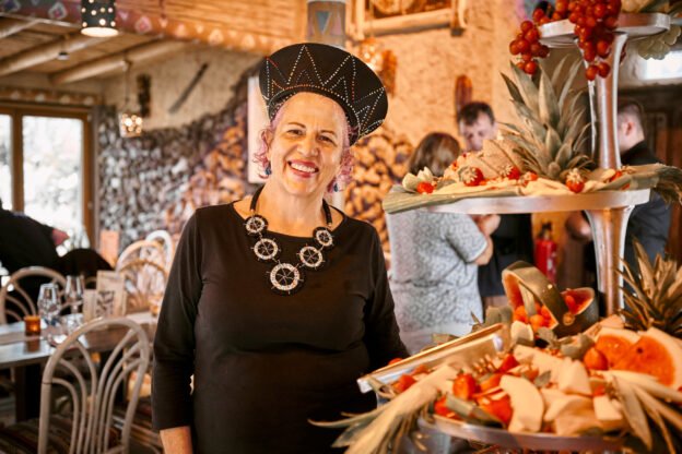 Gastköchin Anita Roux führt die Gäste mit authentischen Rezepten aus Südafrika auf eine unvergessliche Geschmacksreise im Europa-Park Erlebnis-Resort © Europa-Park GmbH & Co Mack KG