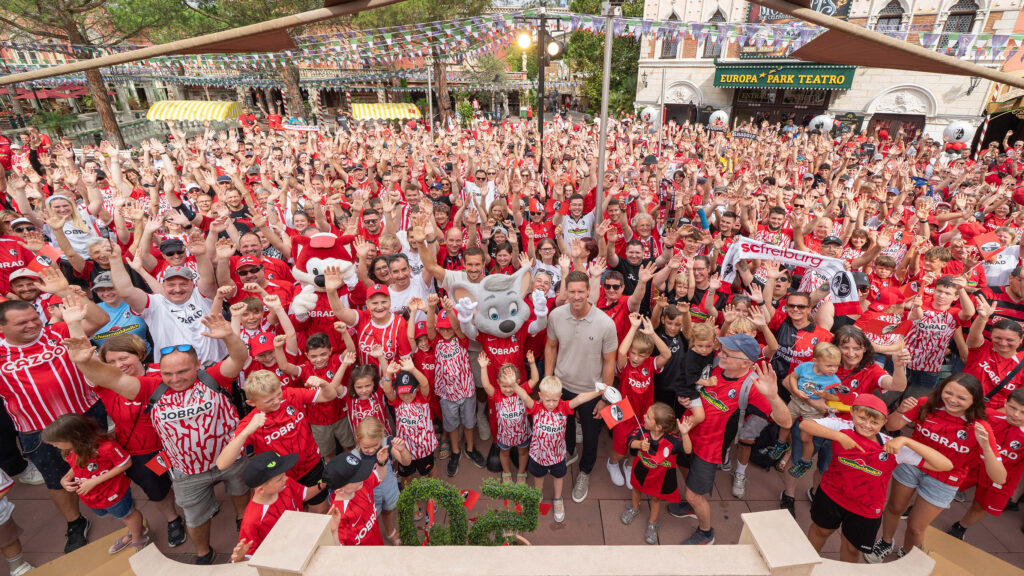 Tausende SC-Fans im Europa-Park © Europa-Park GmbH & Co Mack KG