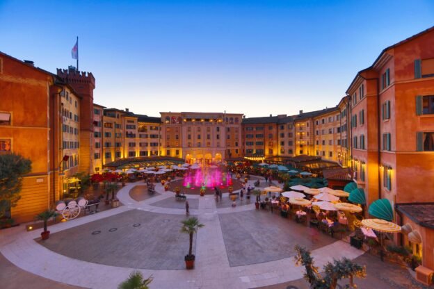 Die NIGHT OF FASHION findet auf der Piazza Roma statt © Europa-Park GmbH & Co Mack KG