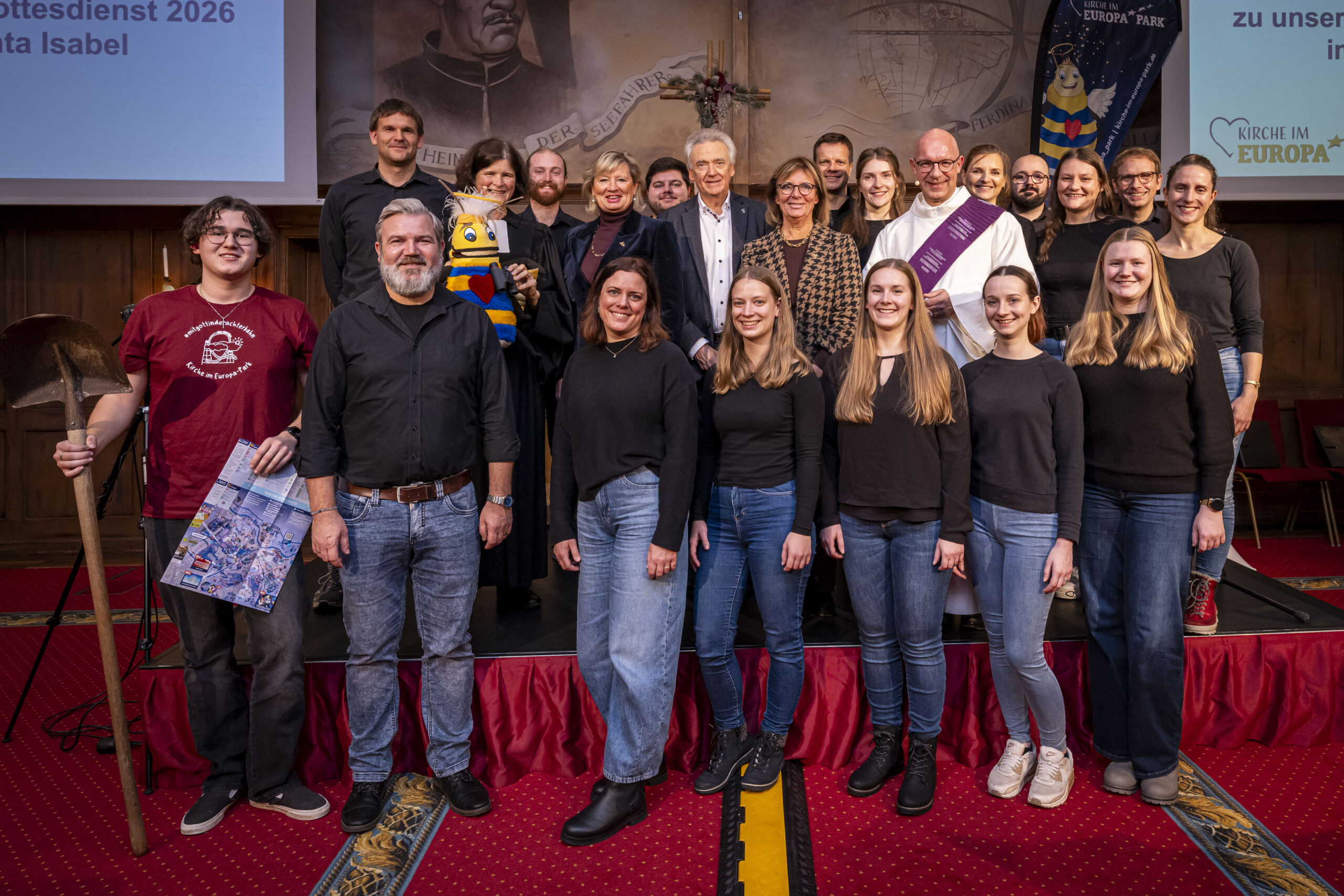 Europa-Park eröffnet Adventszeit mit stimmungsvollem Gottesdienst