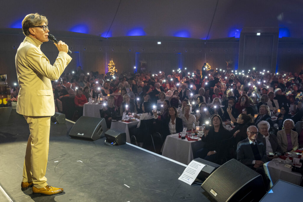 Hansy Vogt begeistert mit seinem Auftritt über 700 Gäste © Europa-Park GmbH & Co Mack KG