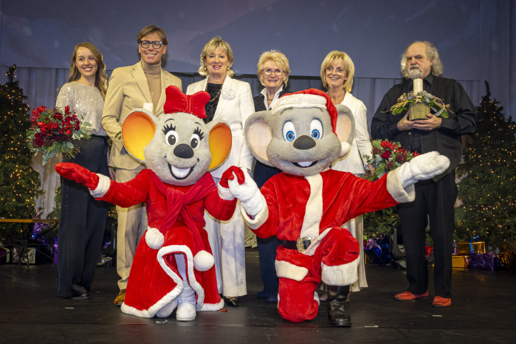 Jasmin Nopper, Hansy Vogt, Mauritia Mack, Ludwina Geiger, Lioba Metz, Dr. Karl-Heinz Debacher © Europa-Park GmbH & Co Mack KG
