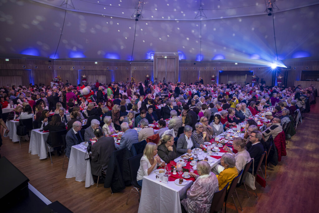 Gut besuchter Nachmittag im Europa-Park Dome © Europa-Park GmbH & Co Mack KG